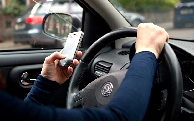 cellulare-alla-guida