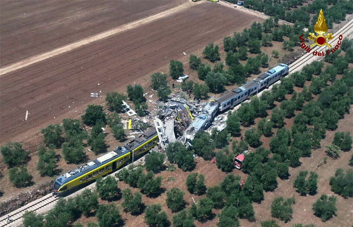Scontro tra treni in Puglia - VVFF
