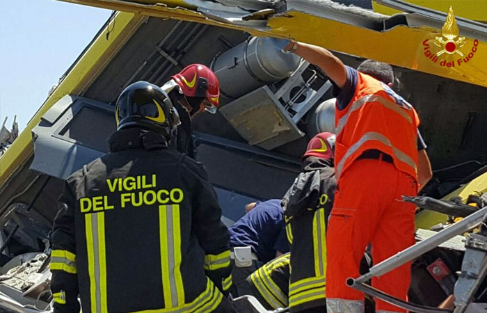 Scontro tra treni in Puglia - VVFF