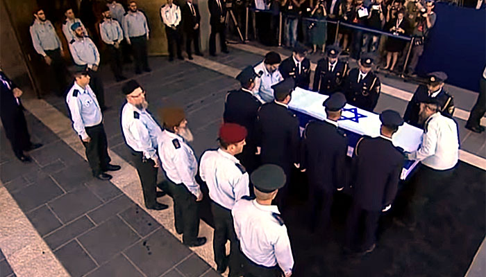 funerali-peres-fotogramma-video