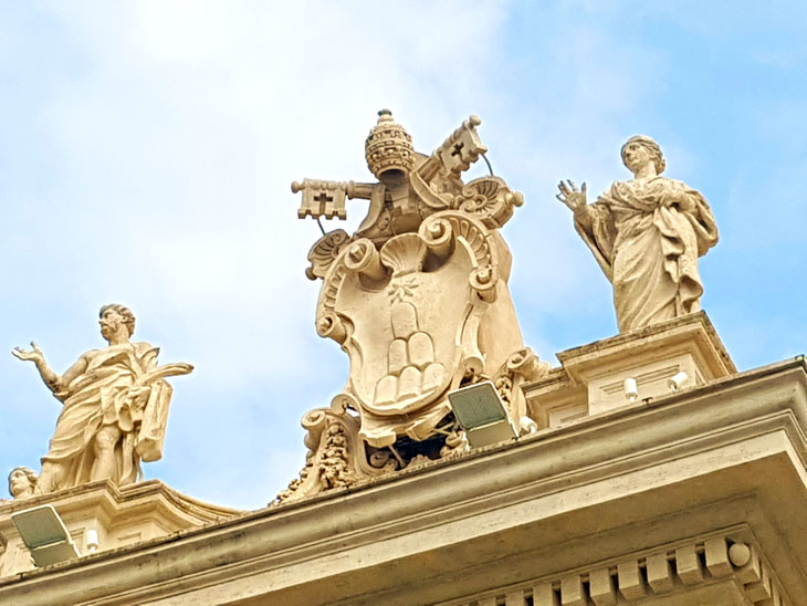 Vaticano, legali Tonino Becciu e Zambrano: “Nessuna indagine per associazione a delinquere”