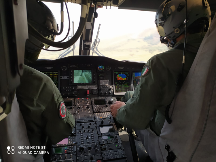 Incendi, nel trapanese l’Aeronautica interviene con suo elicottero