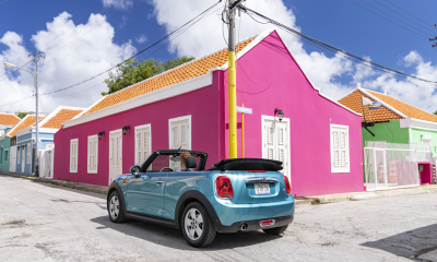 Con Mini Cabrio Caribbean Aqua per esplorare Curaçao