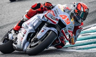 MotoGp Qatar, Di Giannantonio vince e Bagnaia secondo: ipoteca su Mondiale