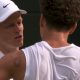 Sinner vola in semifinale a Wimbledon: battuto Shelton in tre set