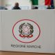 Elezioni regionali Marche 2025: affluenza 50,01%, proiezione Acquaroli avanti