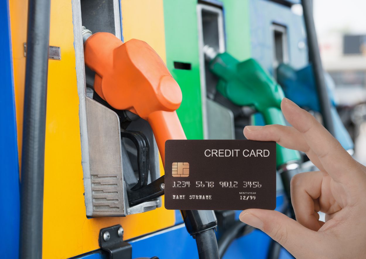 Guerra in Medio Oriente, carburanti in rialzo: aumentano benzina e gasolio