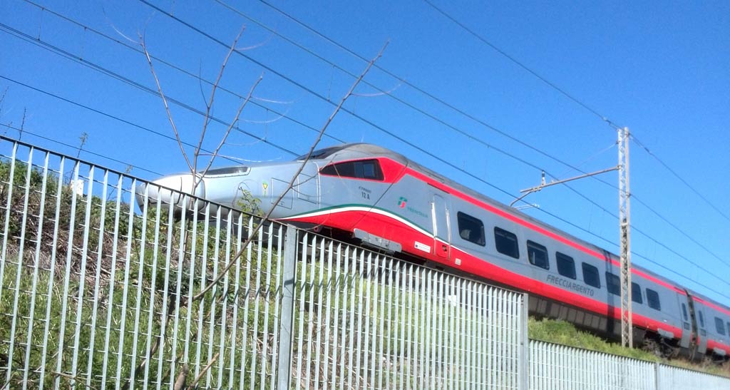 Ritardi sui treni tra Genova Nervi e Recco per guasto a un deviatoio