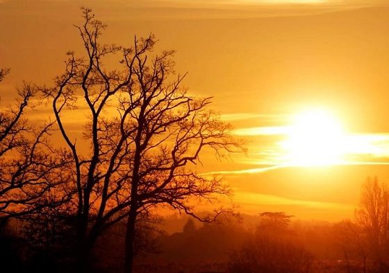 Caldo anomalo sull’Italia, poi cambia tutto: temperature giù e rischio temporali
