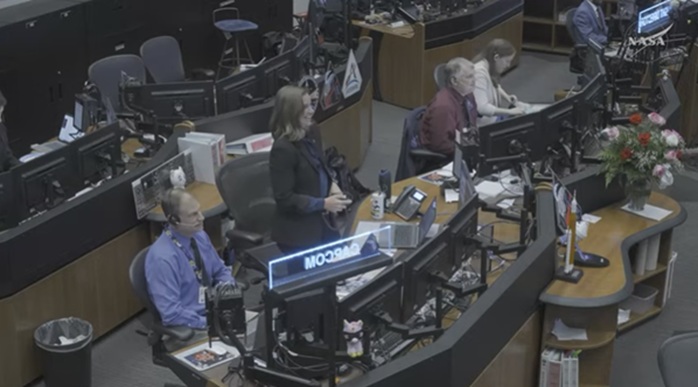 LIVE – Artemis II sets record distance from Earth, surpassing Apollo 13