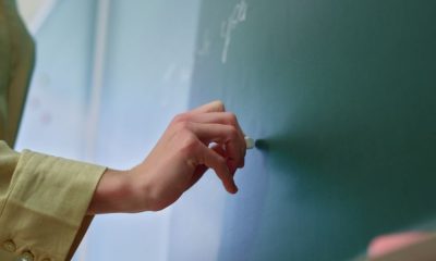 Contratto scuola, aumenti per docenti e Ata: fino a 143 euro al mese